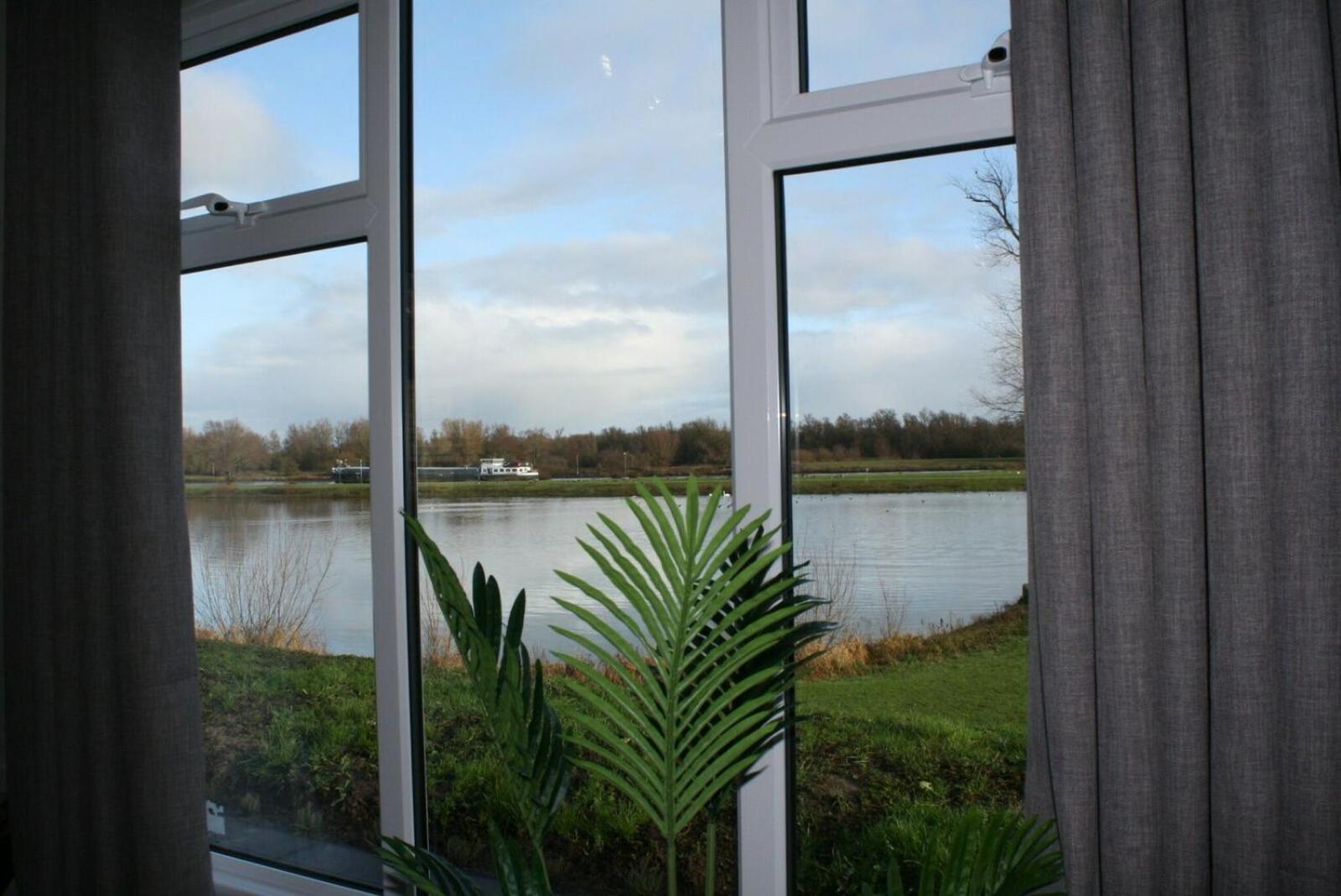 Recreatiepark En Jachthaven De Scherpenhof Terwolde الغرفة الصورة